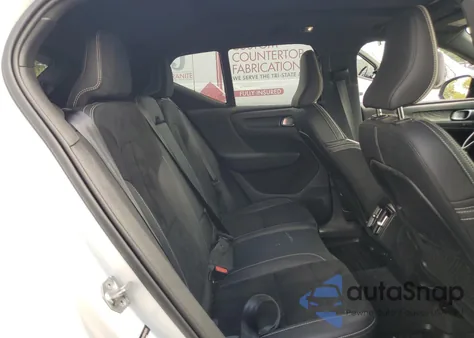 2021 Volvo Xc40 T5 R-Design z USA, uszkodzony, nr VIN YV4162UM3M2405076